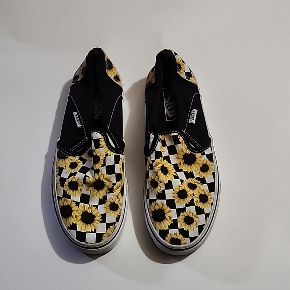 Vans Off The Wall With Black And White Checkered Pattern Women Size 5
